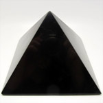 Šungitová pyramida leštěná 10x10cm